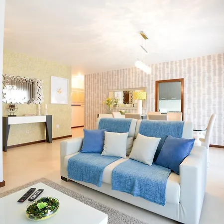 Apartament Holidays *
