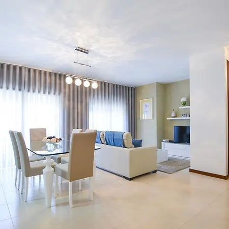 Apartament Holidays